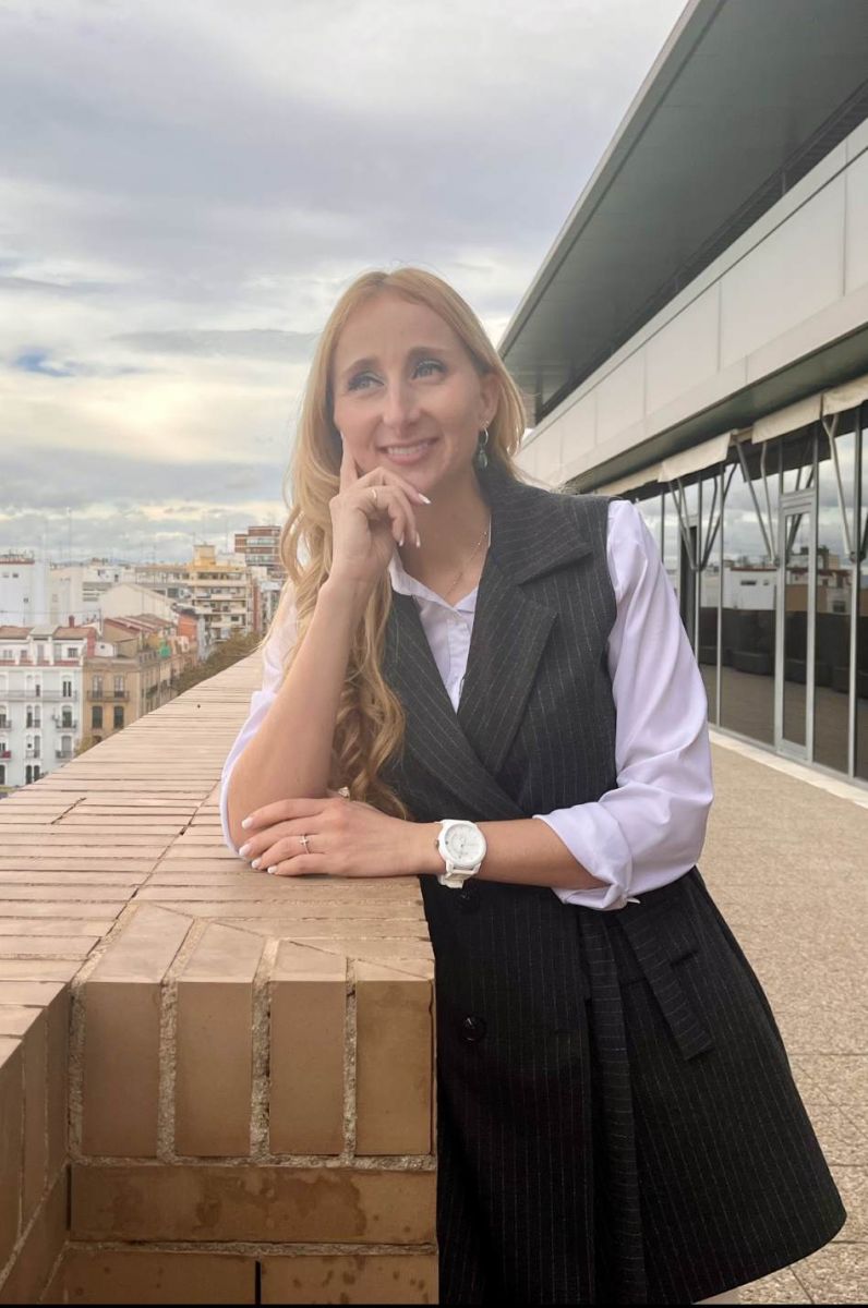 Mariola Penadés, en la terraza del ático del edificio de la Conselleria de Sanitat 