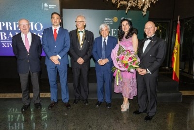 Juan José Badiola recibe el XIV Premio Balmis