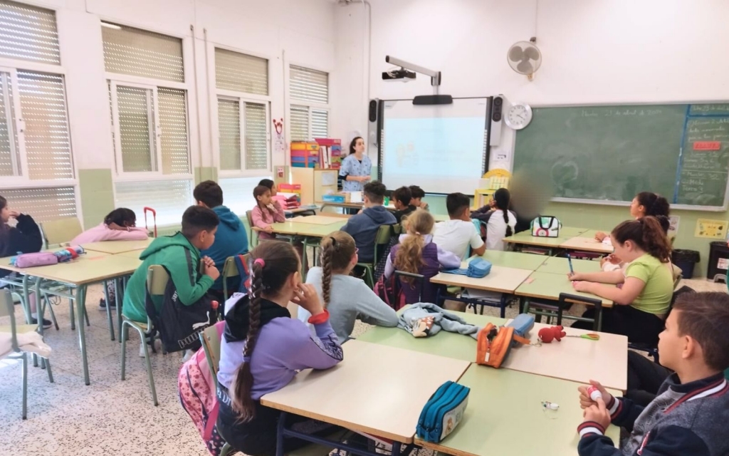 Charlas sobre tenencia responsable de animales llegan a 5.000 alumnos este año escolar