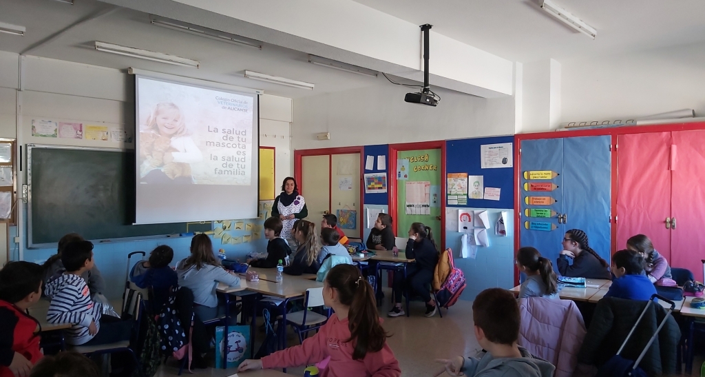 Concluye el curso de empleados municipales de Icoval y la ‘Dipu’ y se inician los talleres en colegios de primaria