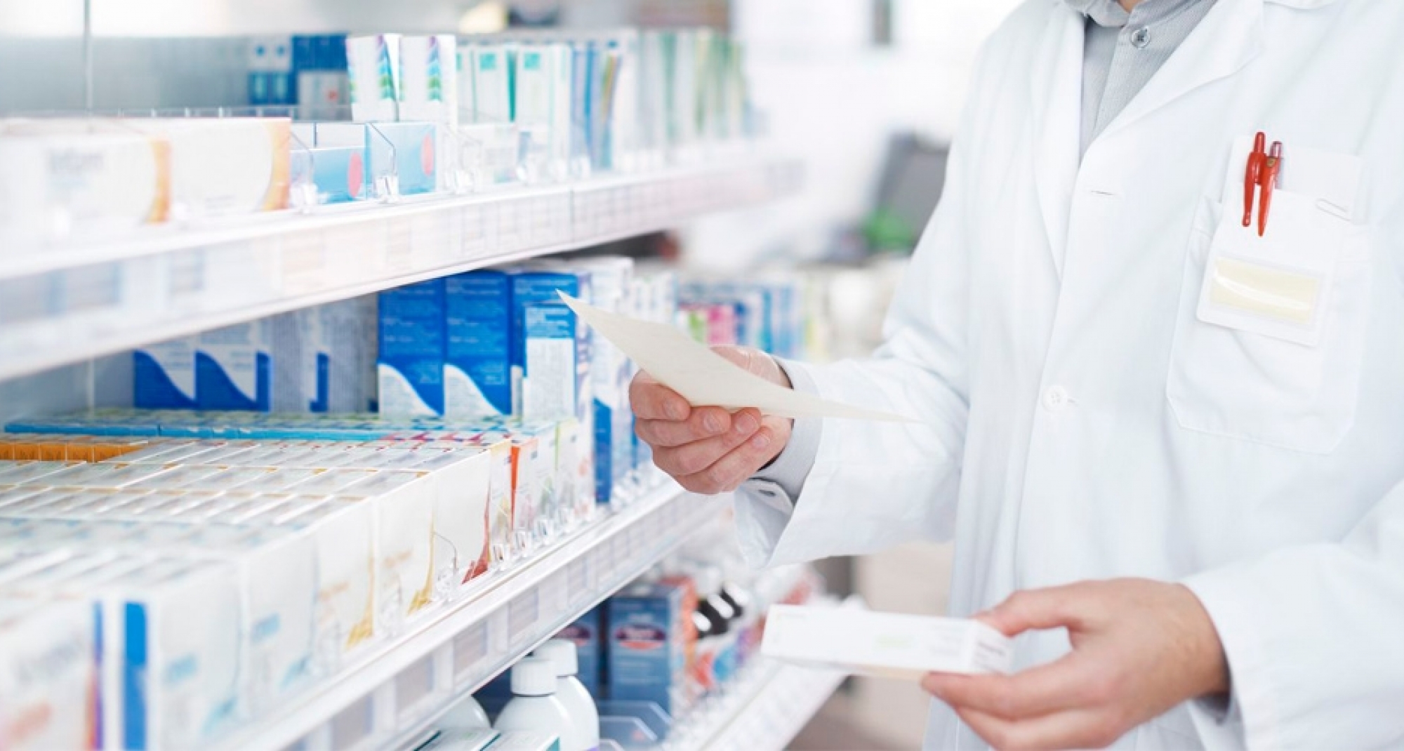 El CVCV y los colegios de farmacia consensuan cómo pedir medicamentos de uso profesional