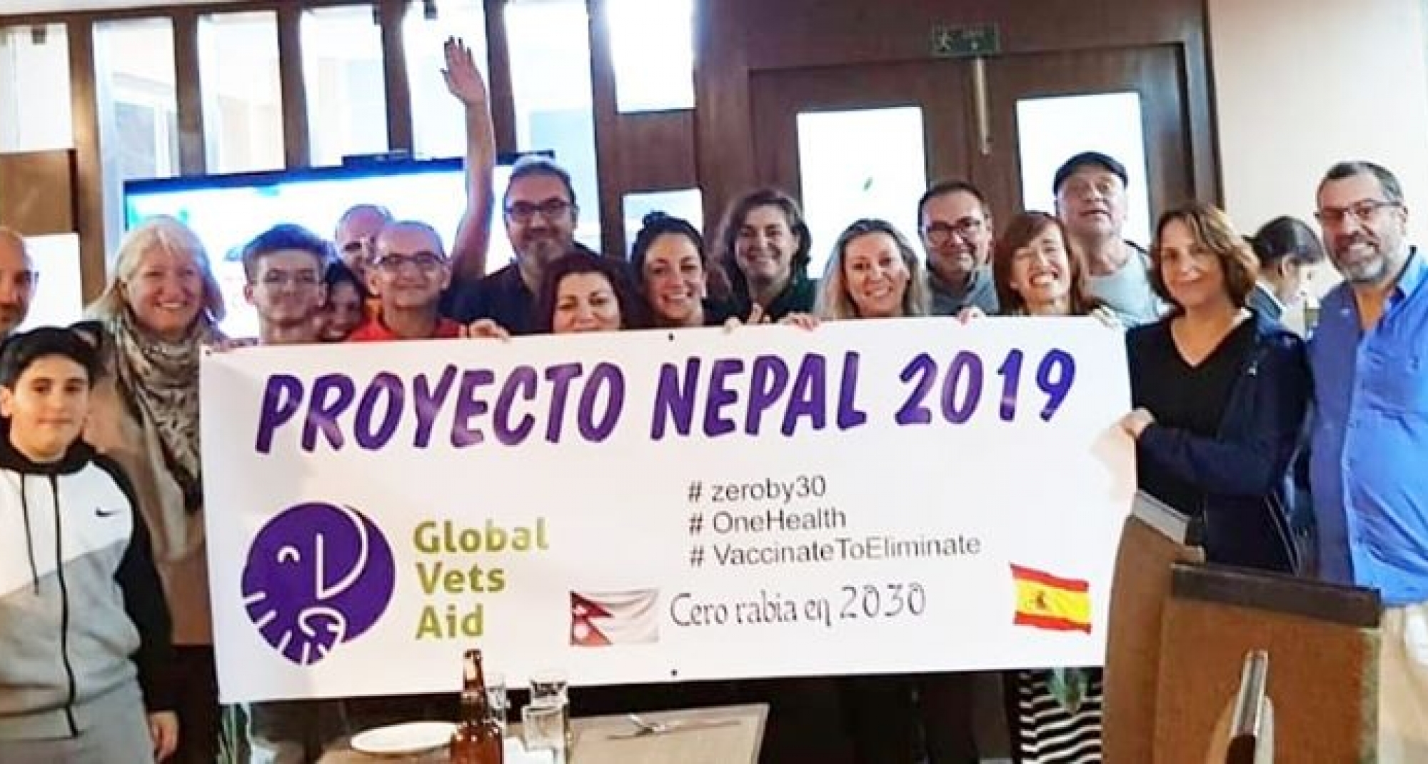 Una alicantina y su reciente ONG se embarca en un proyecto contra la rabia en Nepal