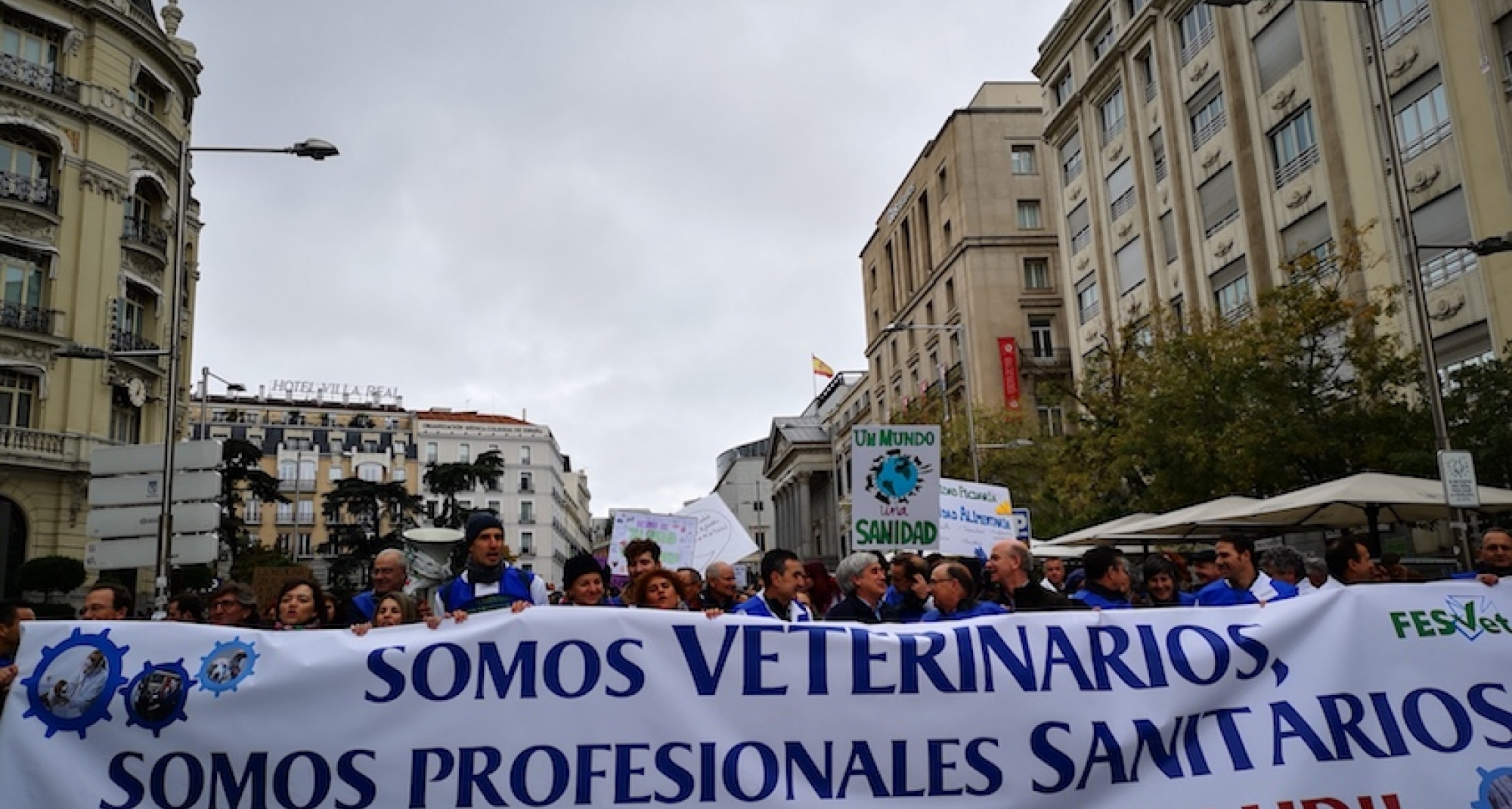 Clamor en Madrid para ser reconocidos como sanitarios