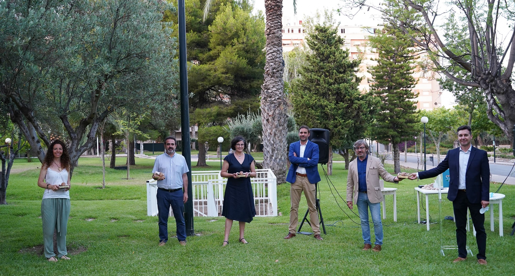 La Diputación, los veterinarios de la DANA y Primadomus reciben el Premio de Bienestar Animal de Icoval